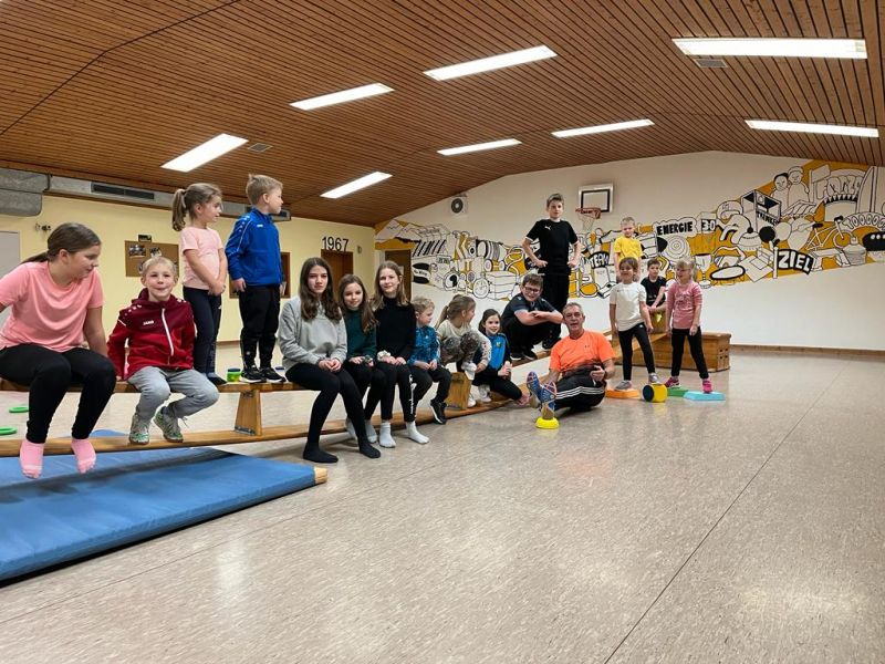 Gruppenbild_Kinderskigymnastik